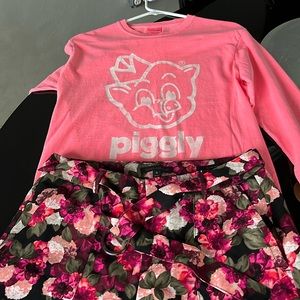 Funky outfit because it just goes together floral wide pants and t